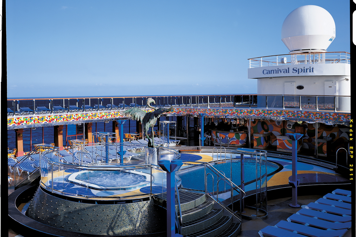 MyCruise Carnival Pride Offentlige-arealer Pool-spa2